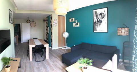 Communal lounge/ TV room, TV and multimedia, Living room, Seating area