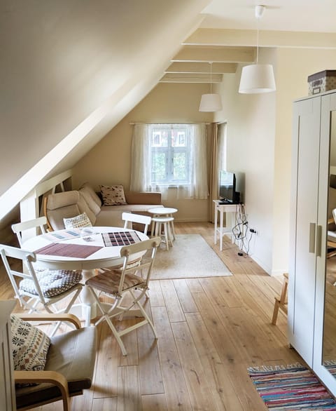 Living room, Photo of the whole room, Dining area