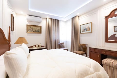 Bed, Bedroom, air conditioner