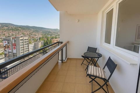 Balcony/Terrace, City view