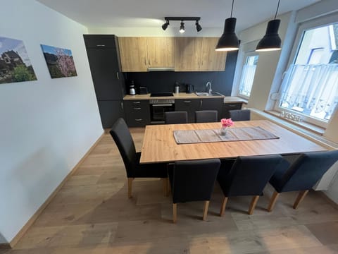 Kitchen or kitchenette, Dining area, stove