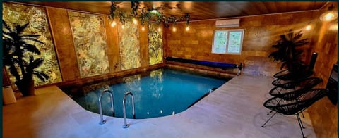 Swimming pool, Swimming pool