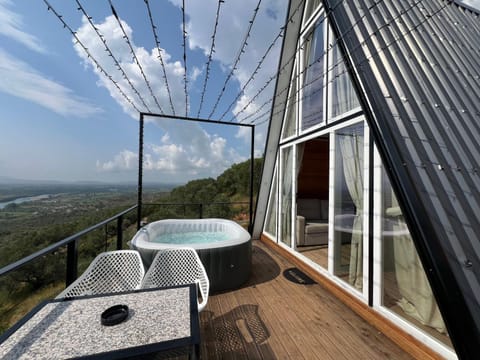 Day, Natural landscape, Hot Tub, View (from property/room), Balcony/Terrace