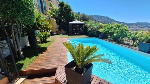 Garden, Swimming pool
