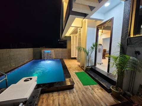 Property building, Swimming pool