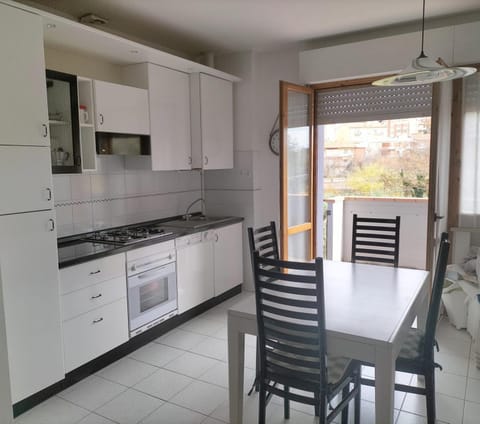 S355 - Sirolo, ampio trilocale con terrazzo e posto auto Apartment in Sirolo