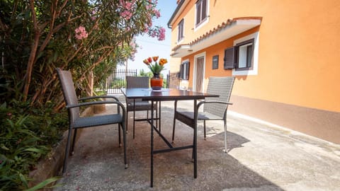 Balcony/Terrace, Dining area