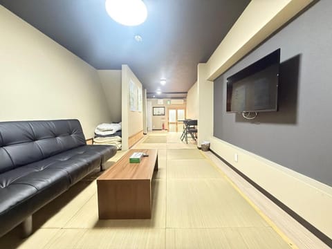 Communal lounge/ TV room, TV and multimedia, Living room, Seating area, Evening entertainment