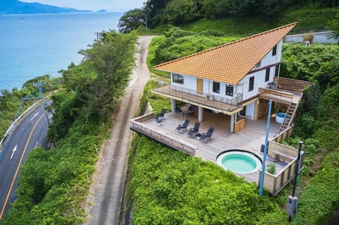 Property building, Bird's eye view, Pool view, Sea view