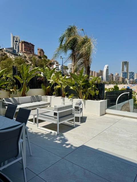 Luxury Beachfront Villa with Private Pool by Leo Apartments Villa in Benidorm