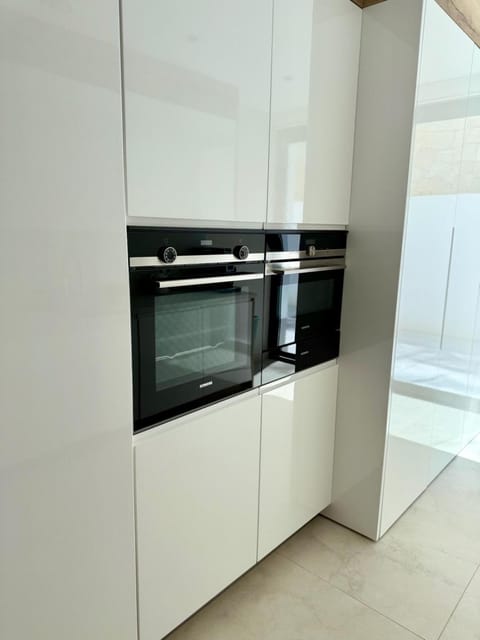 Luxury Beachfront Villa with Private Pool by Leo Apartments Villa in Benidorm