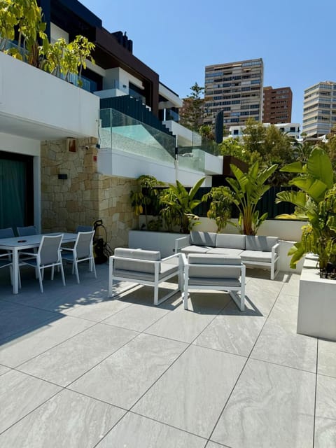 Luxury Beachfront Villa with Private Pool by Leo Apartments Villa in Benidorm