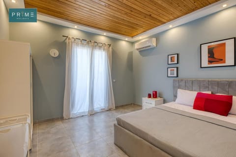 Bed, Photo of the whole room, Bedroom, wardrobe, air conditioner