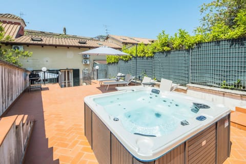 Hot Tub, Pool view