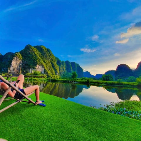 Facade/entrance, Spring, Day, Natural landscape, View (from property/room), Mountain view, River view, group of guests