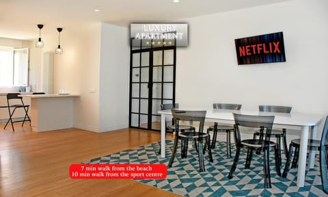 Dining area, heating, pet friendly, air conditioner