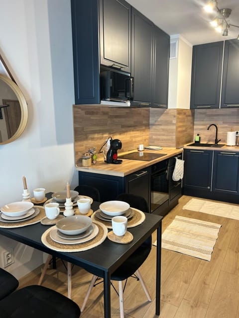 Coffee/tea facilities, Kitchen or kitchenette, Dining area