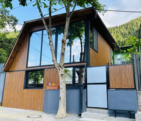 Property building, Spring, Day, Natural landscape, Mountain view