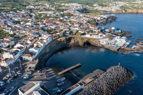Nearby landmark, Neighbourhood, Bird's eye view