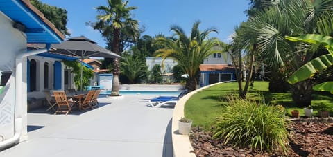 Property building, Garden, Balcony/Terrace