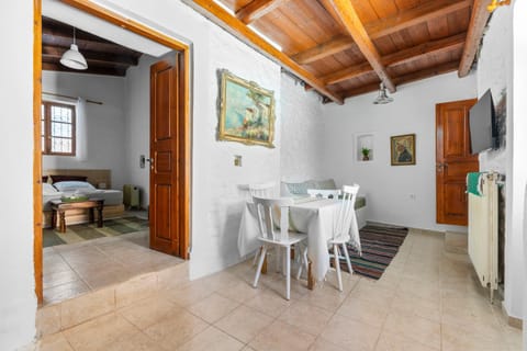 TV and multimedia, Living room, Dining area