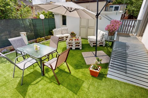 Garden, Internal: Not applicable to any particular room