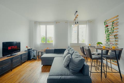 Le cocon Apartment for 6 people and 1 baby Apartment in Villeurbanne