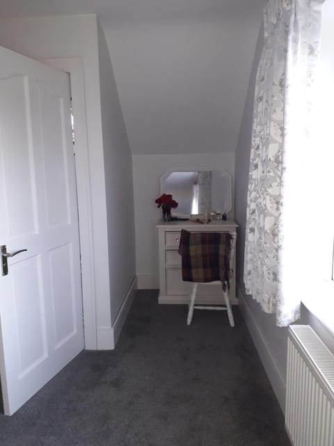 mature 4 bedroom home with relaxing garden and wonderful views House in Wicklow, Co. Wicklow, Ireland