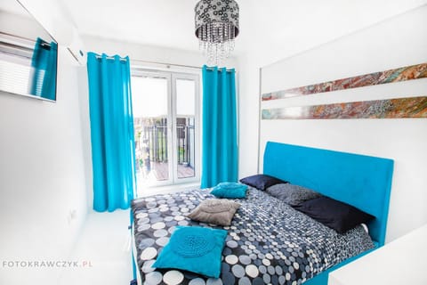 Bed, Day, Summer, Other, Bedroom, On site