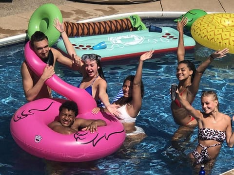 Large Recreational Retreat House in Hudson