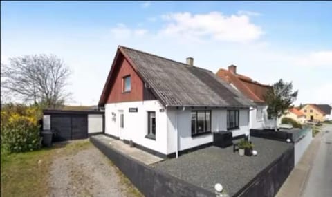 Property building, Street view