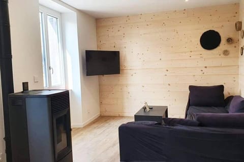 Communal lounge/ TV room, TV and multimedia