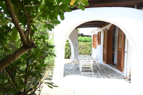 M444 - Marcelli, comodo quadrilocale cielo-terra con patio esterno Apartment in Marcelli