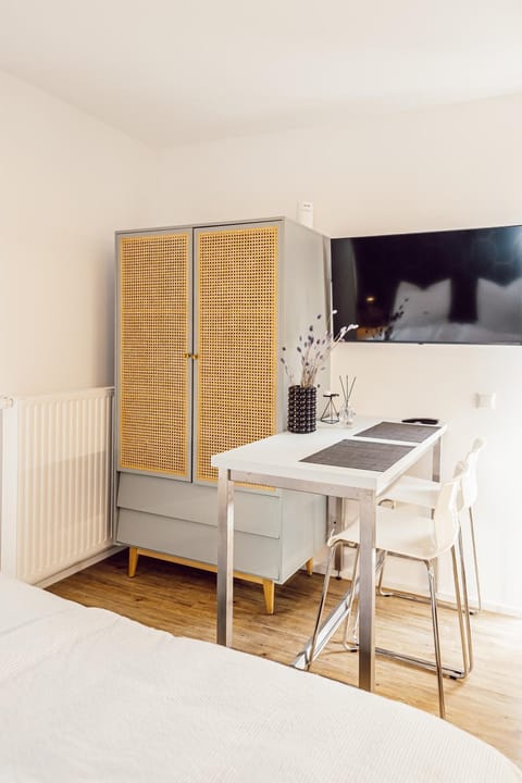 Photo of the whole room, Dining area, wardrobe