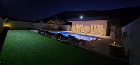 Night, Swimming pool