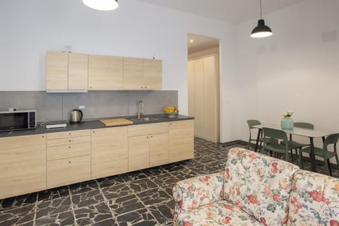 Kitchen or kitchenette, Living room