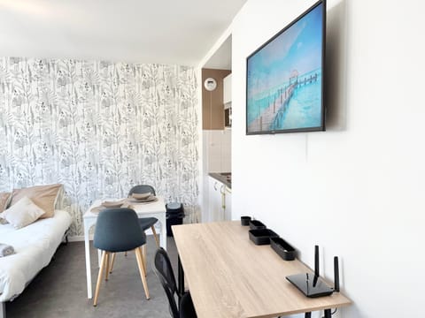 TV and multimedia, Seating area