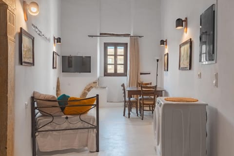 Katharsis - 15th c Venetian Palace - Naxos Old Town IV Apartment in Naxos