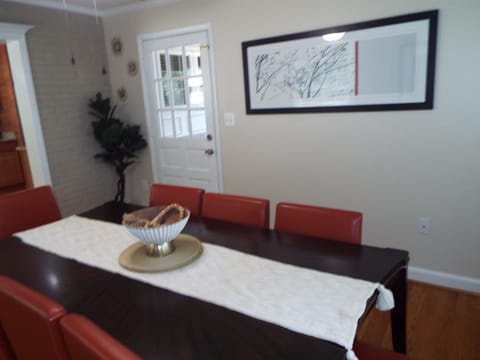 9 Bedroom 6 Bath - Entire House House in Alexandria