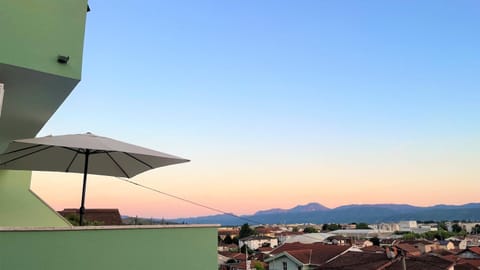 Day, Natural landscape, Mountain view, Sunrise