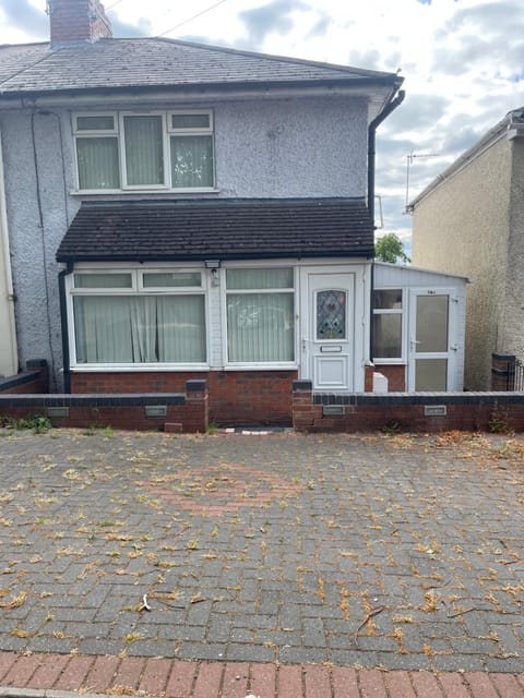 Cleeve Road House House in Shirley