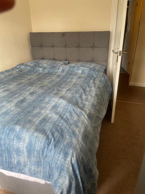 Cleeve Road House House in Shirley