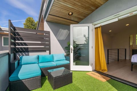 Patio, Spring, View (from property/room), Balcony/Terrace, Seating area, sunbed