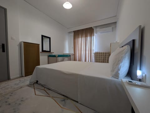 Bed, Bedroom, cot, heating, dryer, air conditioner