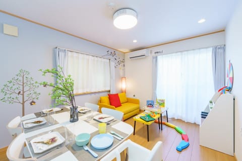 Living room, Dining area