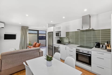 Living room, Dining area, kitchen
