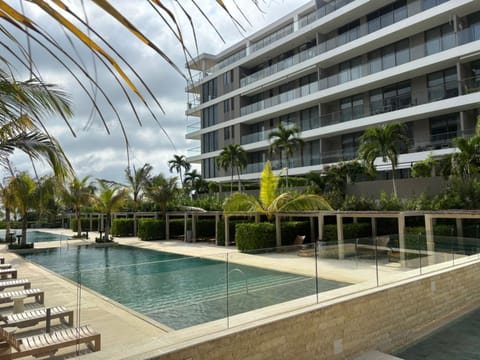 Property building, Swimming pool, Swimming pool