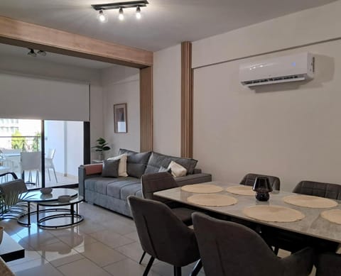 TV and multimedia, Living room, Dining area, air conditioner