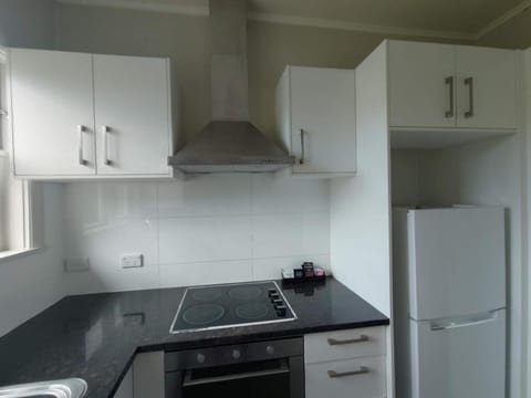 7 Beds including 4 Double Beds, 1 Single Bed, 2 Double Sofa Beds Serviced House A House in Auckland