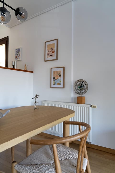 Elegant 2BR with Private Garage in the Old Town Apartment in Kavala